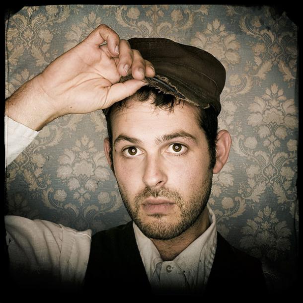 Gregory Alan Isakov confirms August Tour Grateful Web