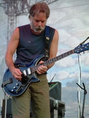Bobby Weir collapses on stage and taken to Hospital