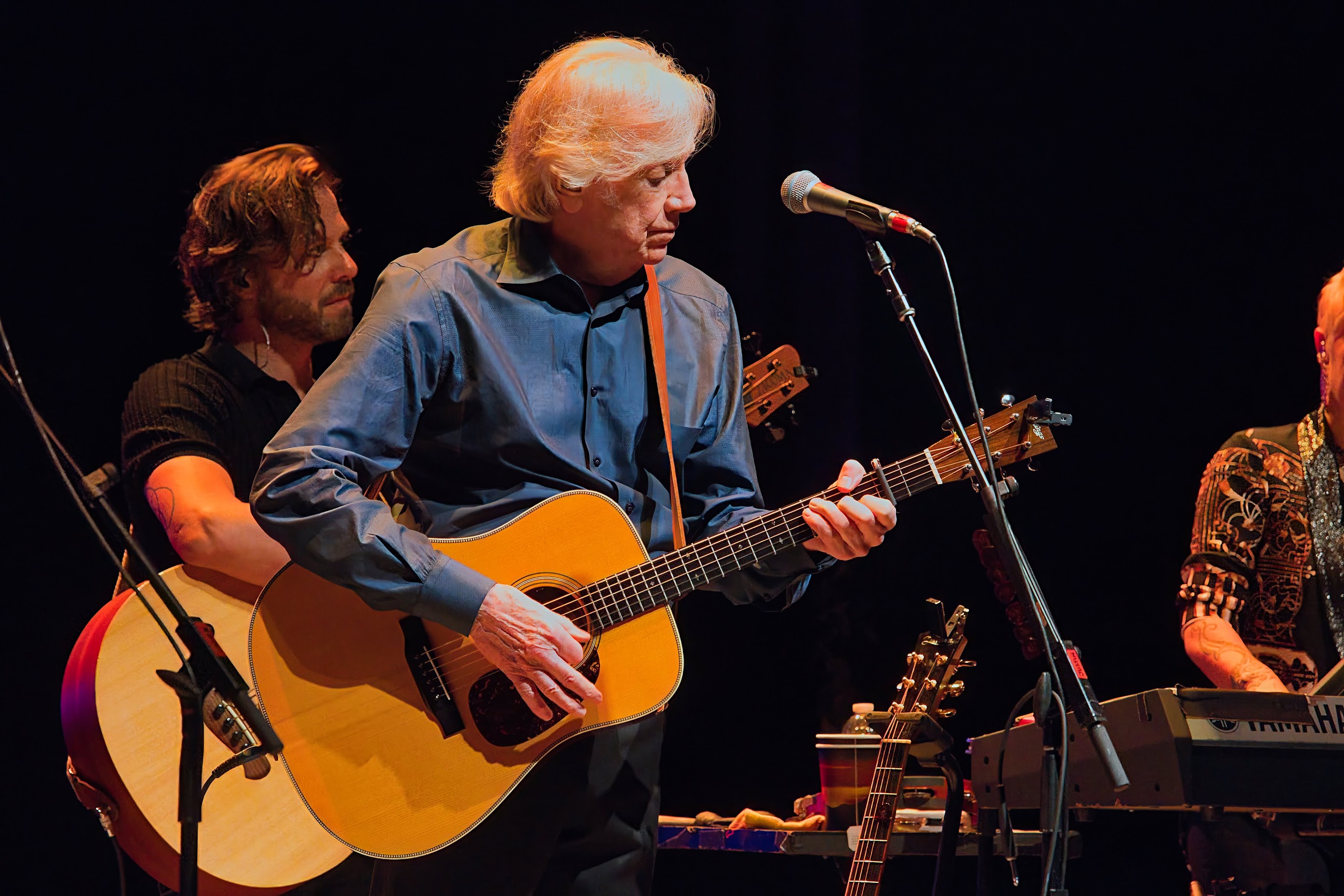 Justin Hayward and Mike Dawes Mesmerize at the Lobero Theatre