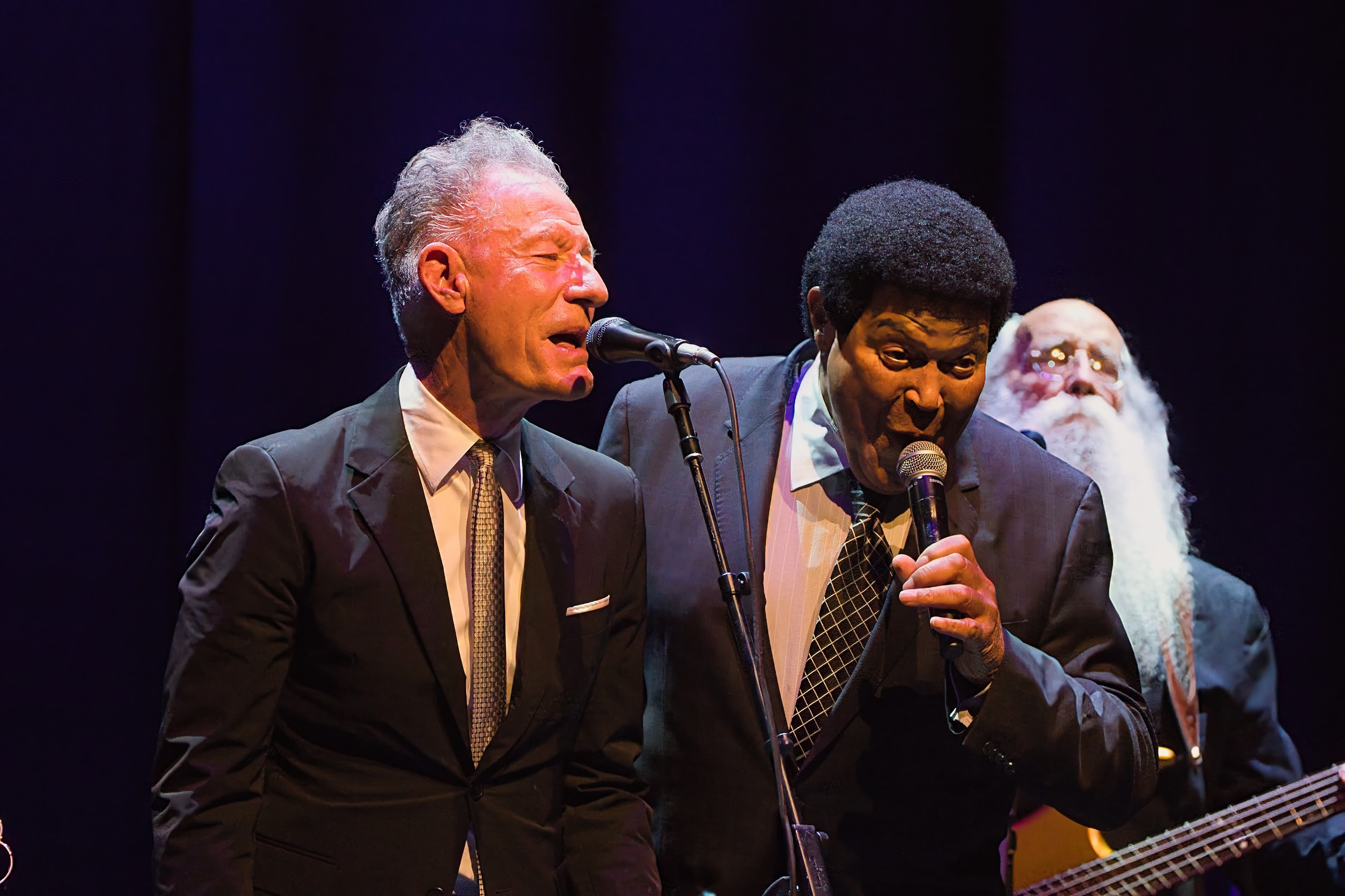 Lyle Lovett Charms the Lobero with Stellar Band and a Twisting Surprise