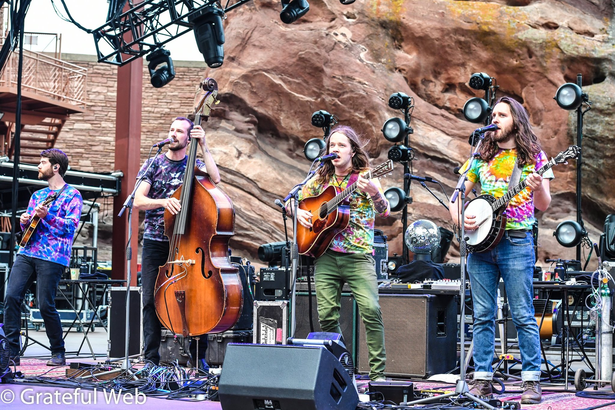 Billy Strings debuts new song "Seven Weeks In County"