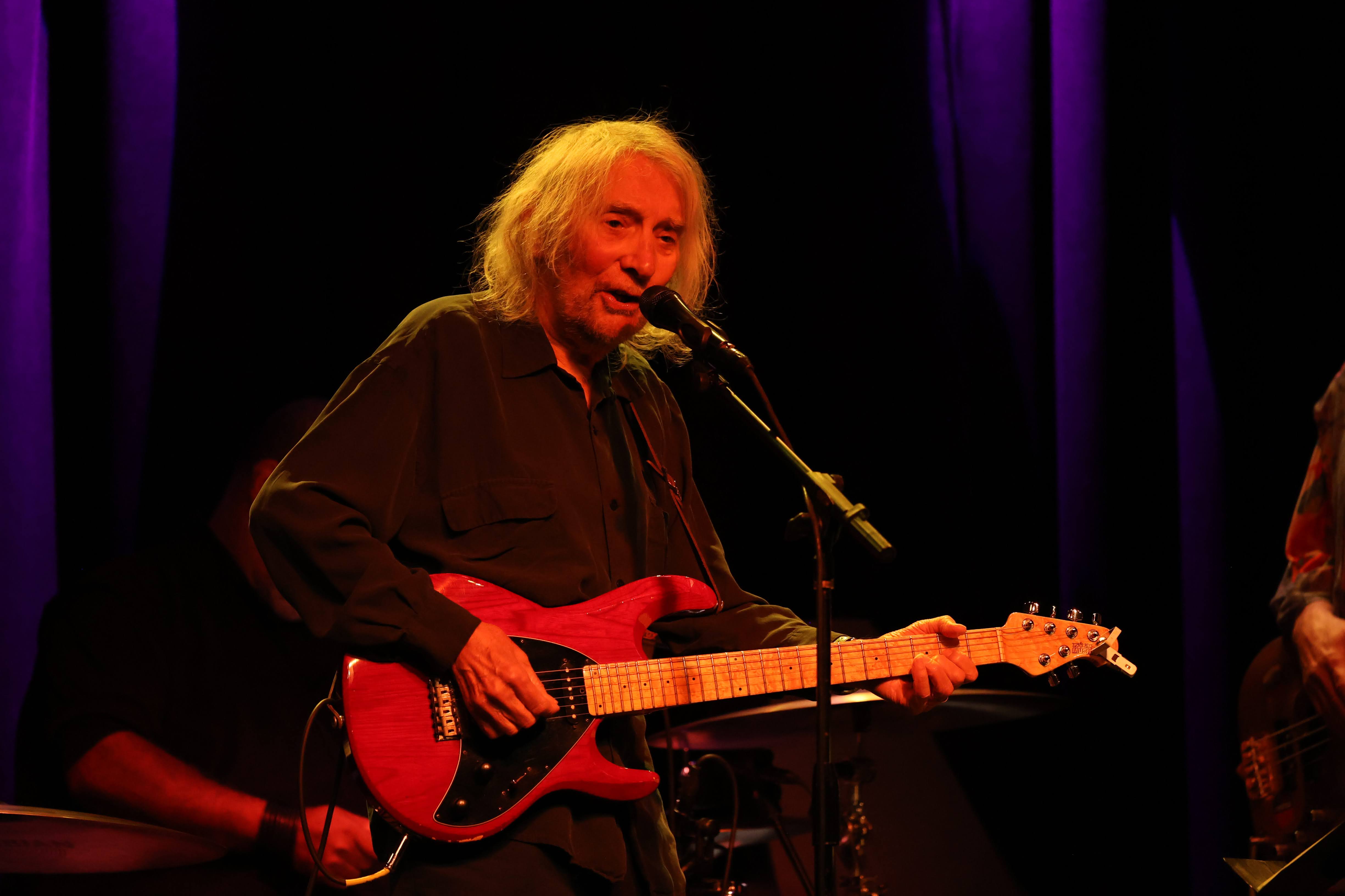 Ageless Chops: Albert Lee’s Guitar Mastery in Santa Barbara