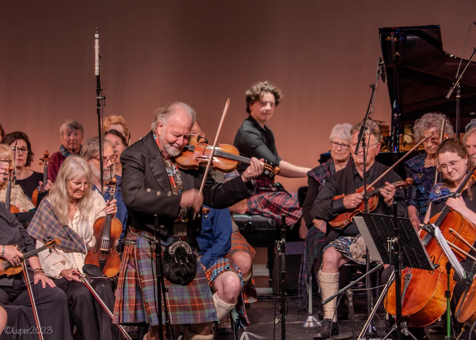 Alasdair Fraser and the SF Scottish Fiddlers Bring the Energy of 65+ Musicians in a Celebration of Scottish Music and Tradition!