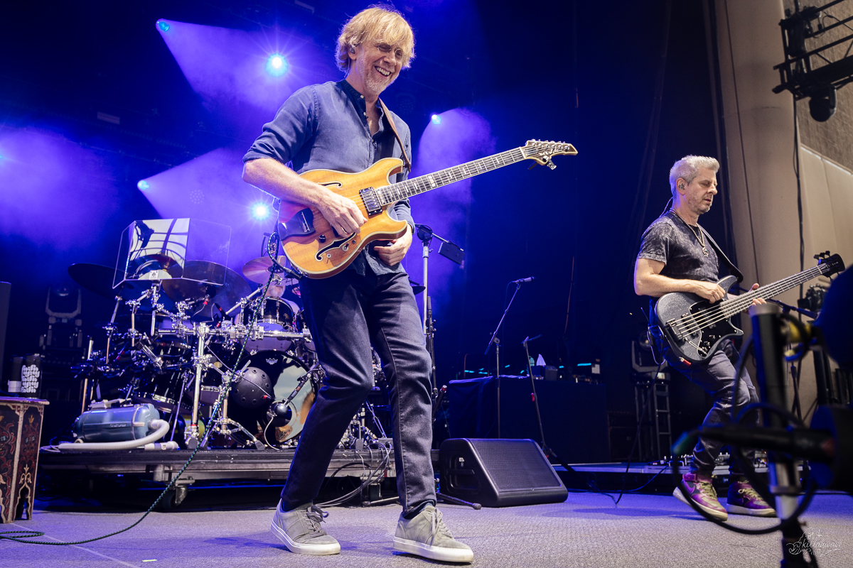 Guitarist Trey Anastasio was all smiles | Ruoff Music Center