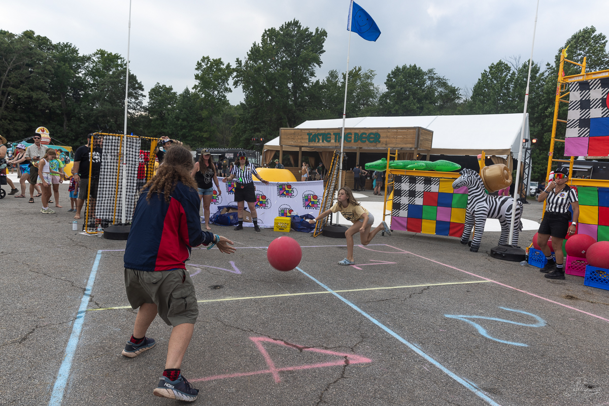 Fans enjoyed a game of Four Square prior to the show | Mondegreen