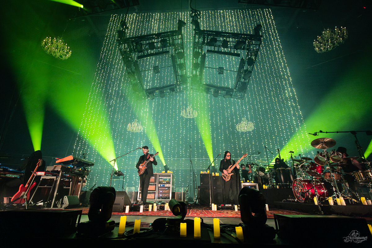 The stunning lights and chandeliers behind the band elevated the mood | Moody Center