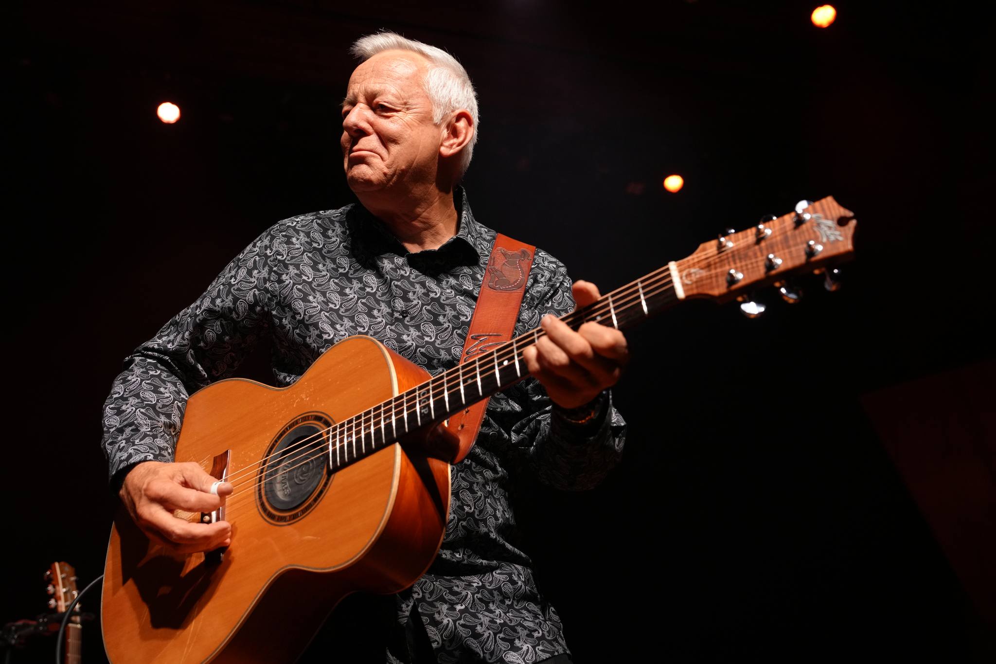 TOMMY EMMANUEL