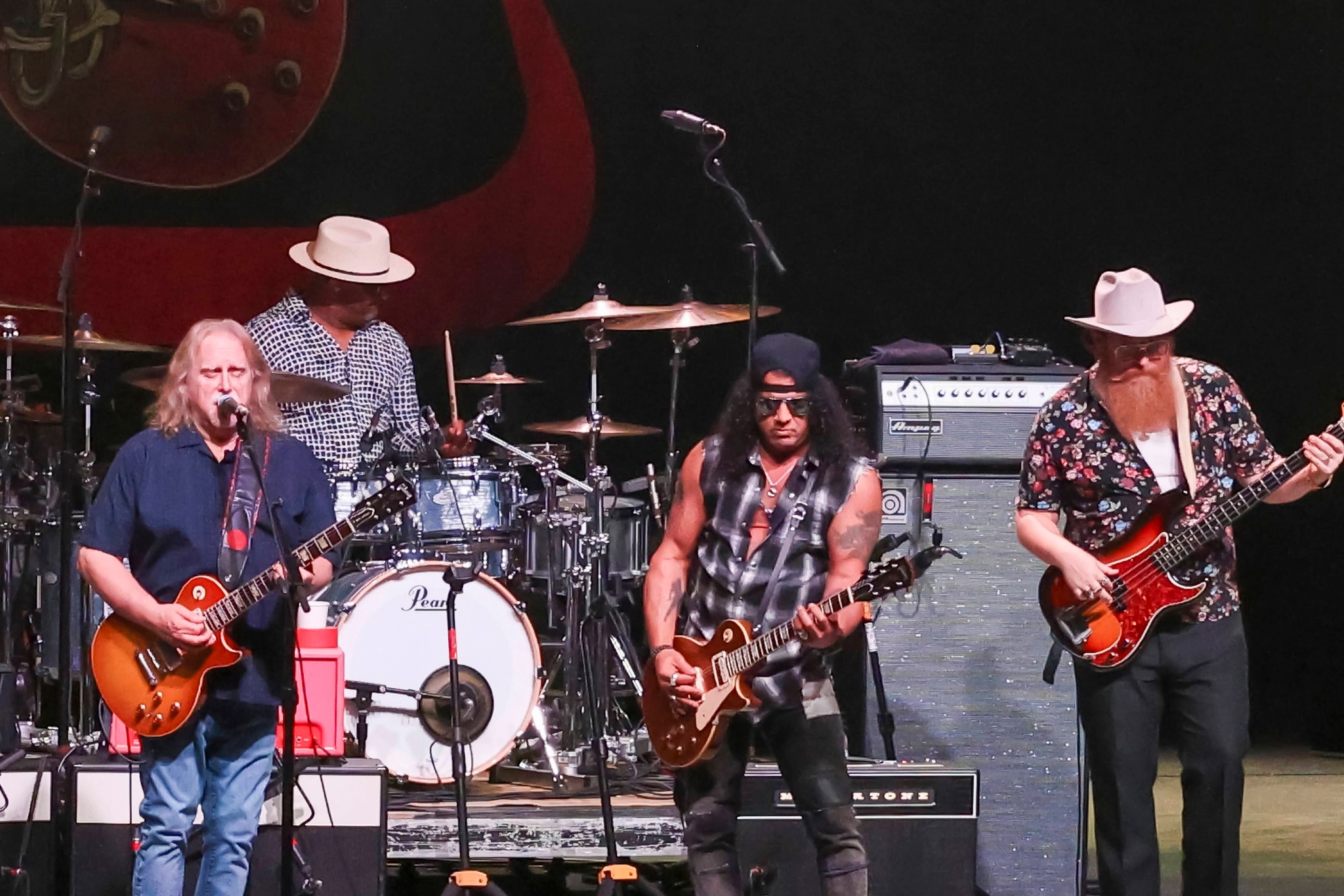 Slash sitting in with Warren Haynes | Hollywood, CA